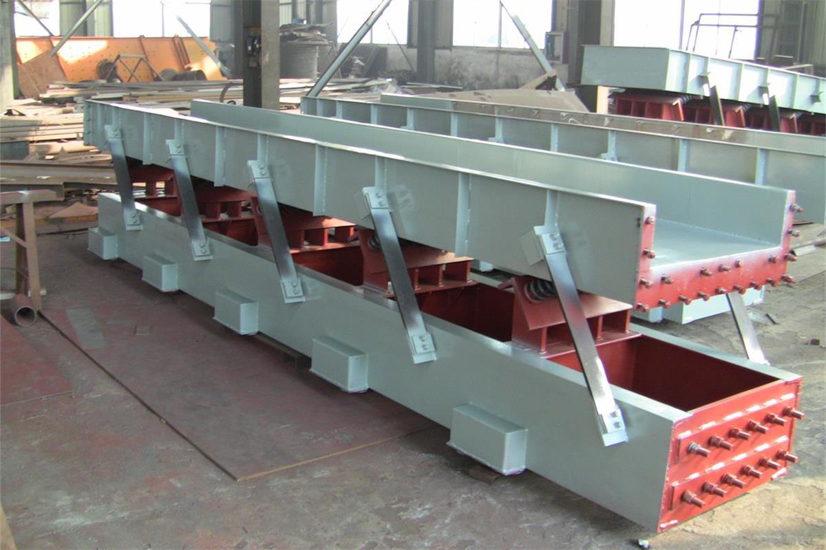 【機(jī)械講堂】慣性振動(dòng)熱料輸送機(jī)的結(jié)構(gòu)組成與應(yīng)用